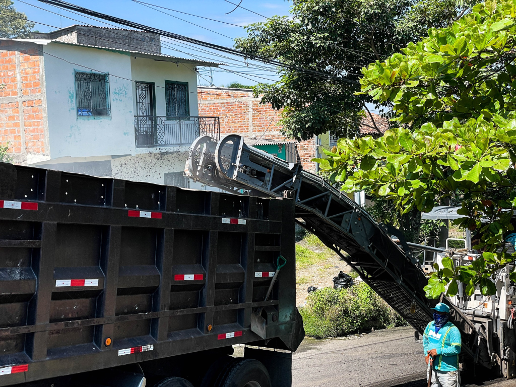 Alcalde Antonio Serrano continúa modernización de Ilobasco con apoyo de