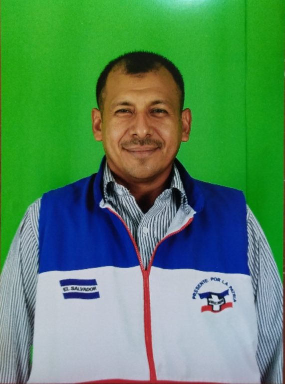Primera foto de cuando Omar Cubias inicio la aventura de ganar San pedro Masahuat