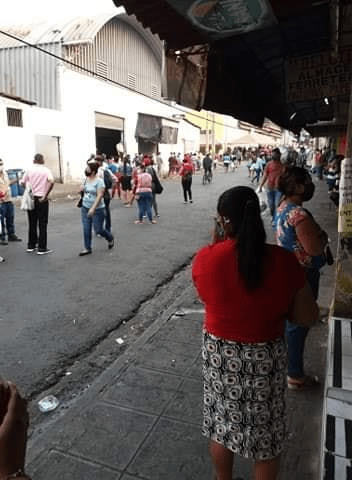 Alcaldía de Zacatecoluca implementa un mecanismo desordenado de control, provocando aglomeraciones