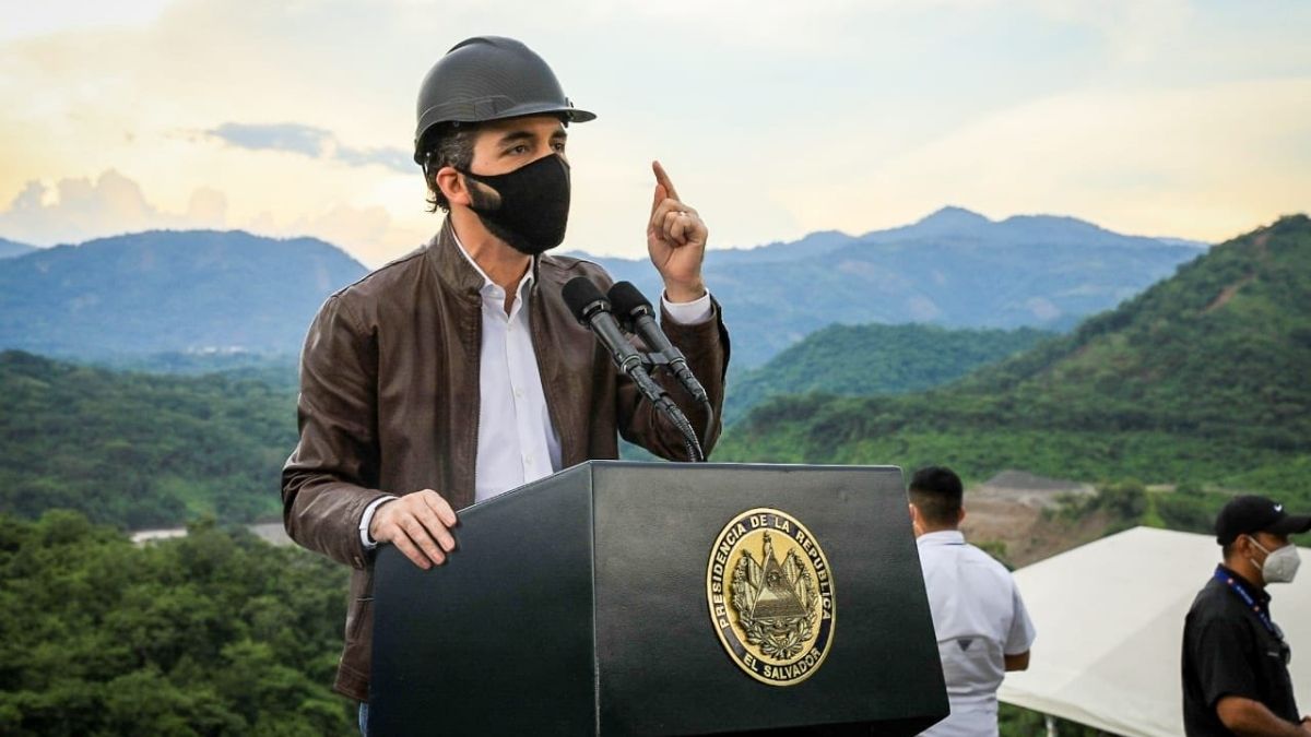 Presidente Nayib Bukele renombra Presa El Chaparral