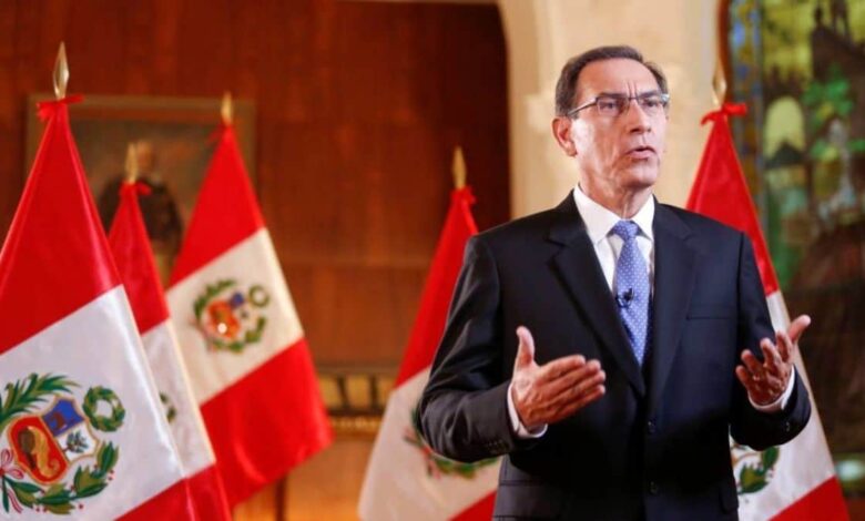 Destituyen a presidente de Perú