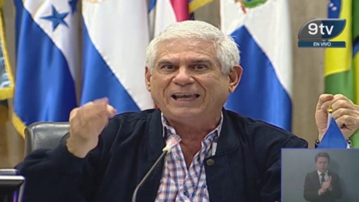 Rodolfo Parker critica al Gobierno
