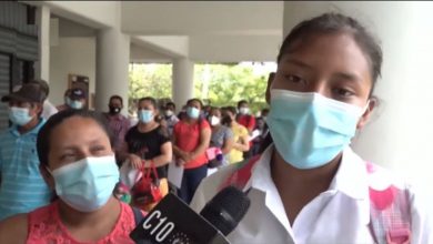 Entrega de computadoras en La Paz
