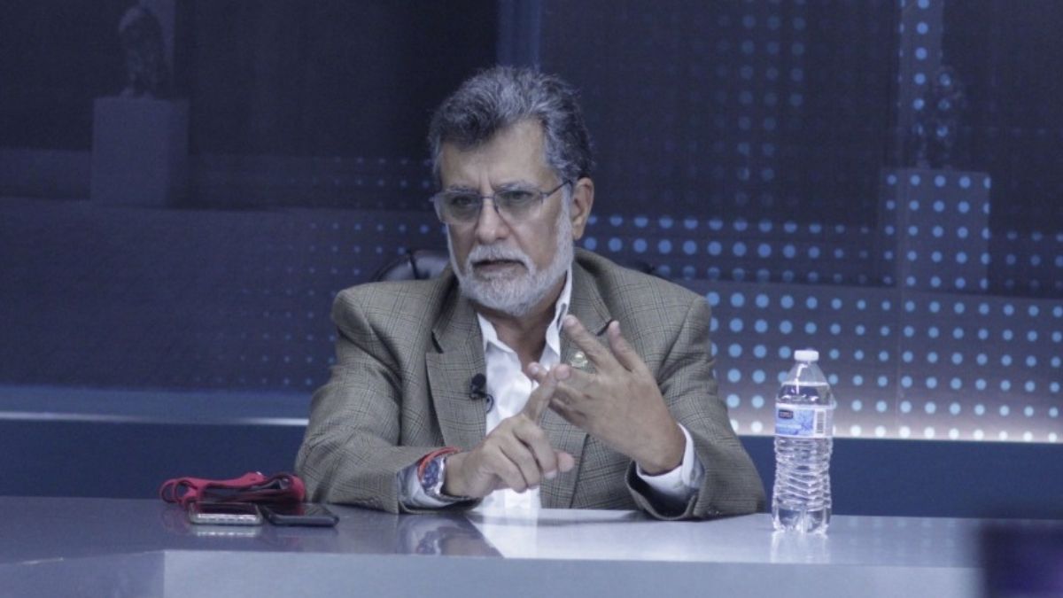 Shafick Handal diputado del FMLN