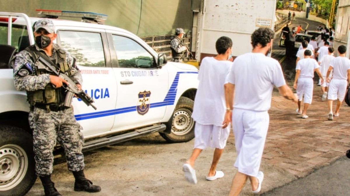 Centros Penales trasladan a reos
