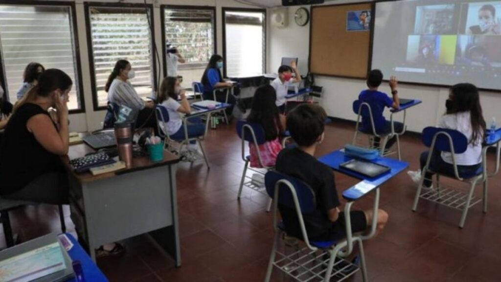 El 80 % De Colegios Privados Ya Retomaron Clases Semi Presenciales