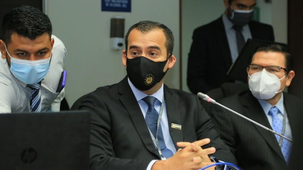 Carlos Nuñez director de Fosalud
