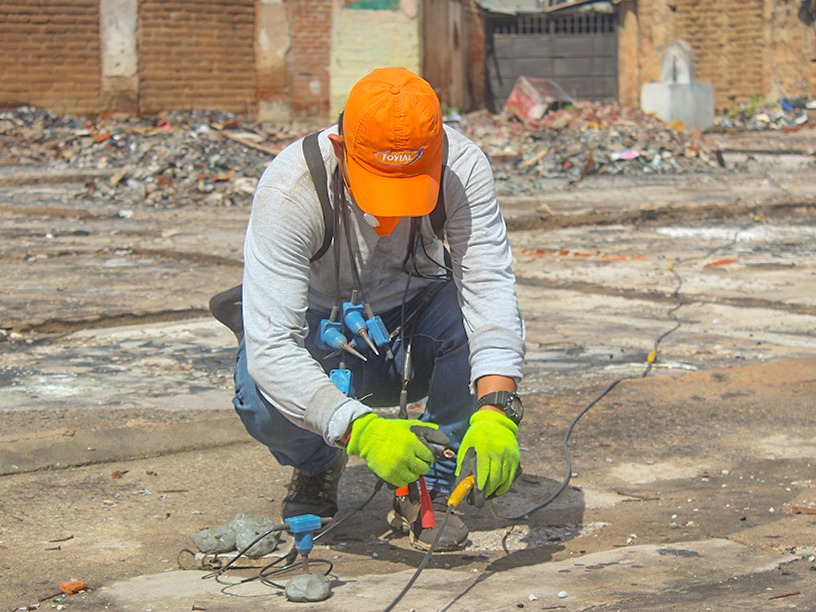La alcaldía de Santa Ana, presidida por por Gustavo Acevedo, anunció este jueves que la construcción del nuevo mercado municipal está siendo una de sus principales prioridades, por lo que se continúa la revisión de la factibilidad del suelo en el predio.