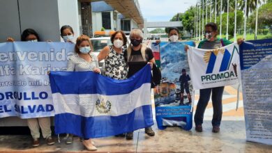 Montañista salvadoreña, Alfa Karina Arrué, regresó a El Salvador como la heroína que enfrentó al Monte Everest