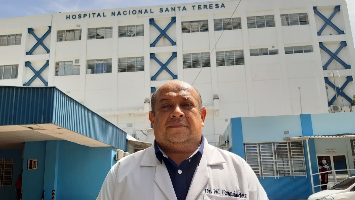 Entrega de camas en Zacatecoluca