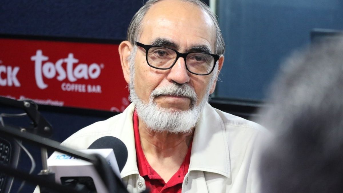 Ex embajador Ruben Zamora tilda de animalitos a diputados
