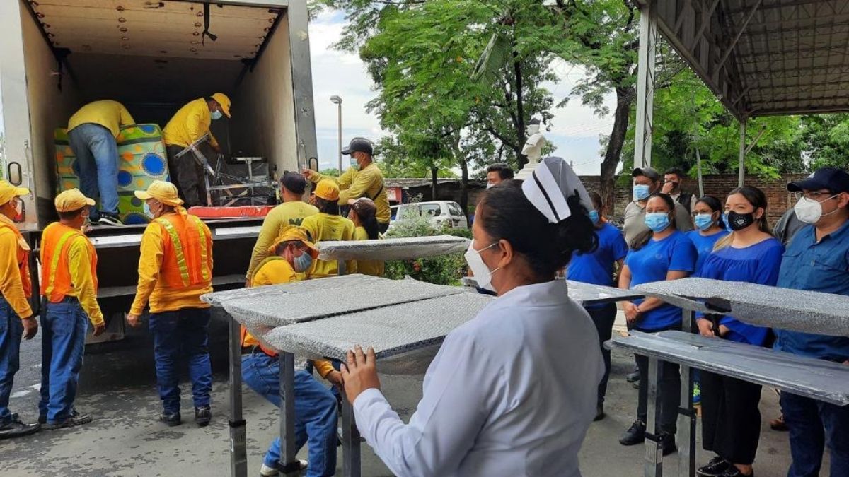 Gobierno entrega camas en Hospital San Pedro