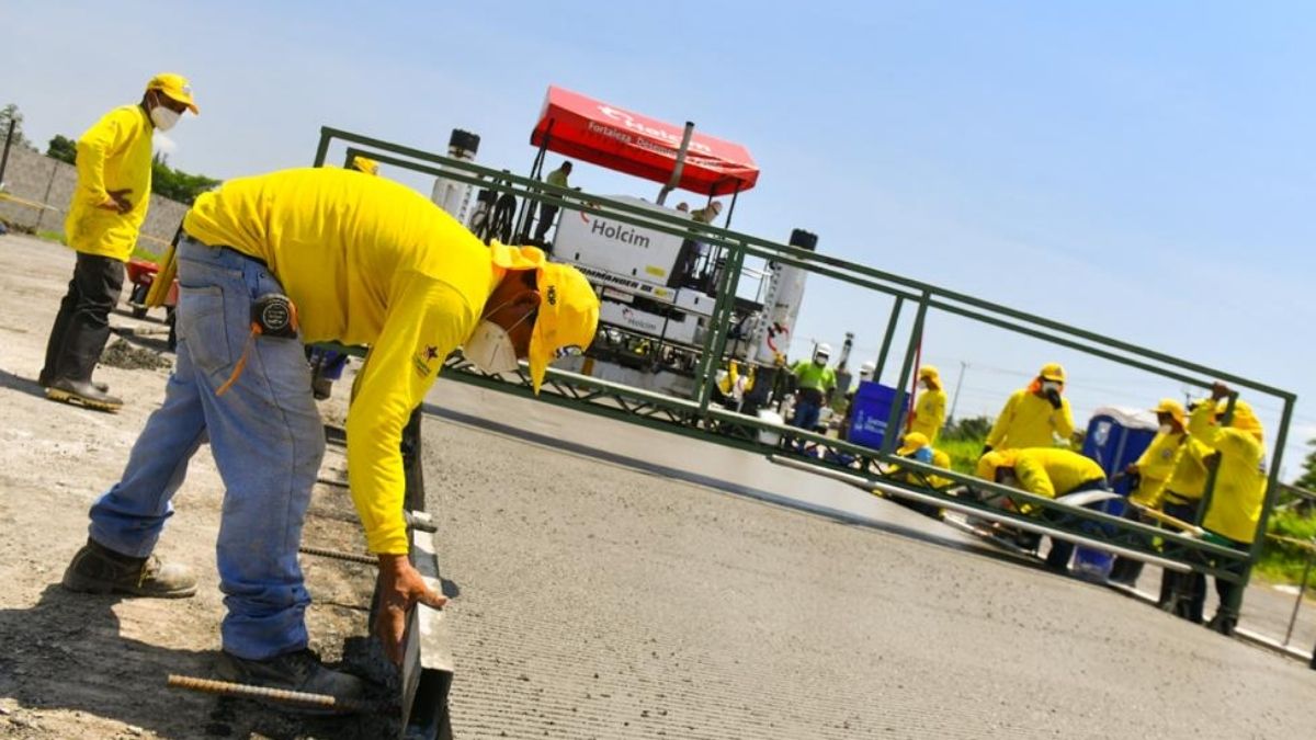 Obras Públicas inicia pavimentación de calle