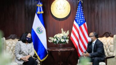 Presidente de la Asamblea y Encargada de Negocios se reunen