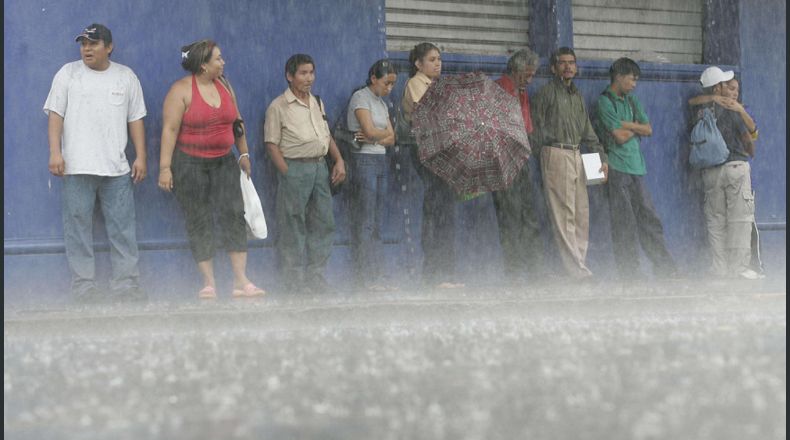 Las lluvias continuarán este miércoles informó el Ministerio de Medio Ambiente