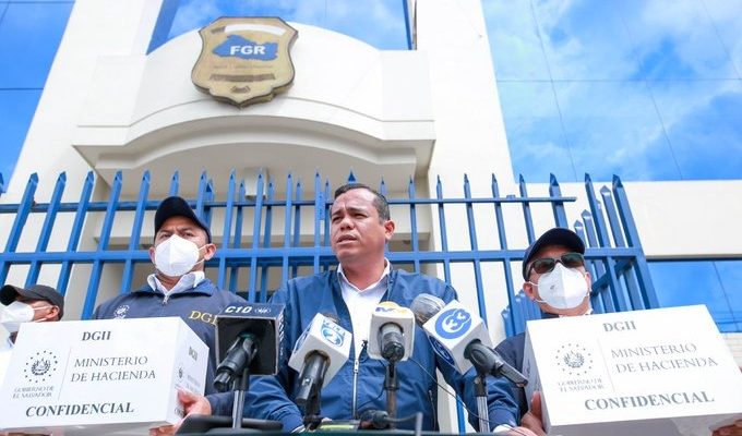 Ministro de Hacienda sobre audiencia contra Muyshondt: Vamos a recuperar lo robado