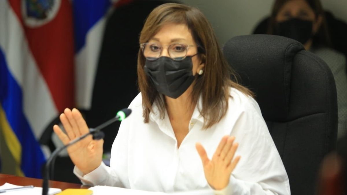 Ex vicepresidente Ana Vilma de Escobar rechaza haber recibido sobresueldos en gobierno de Saca