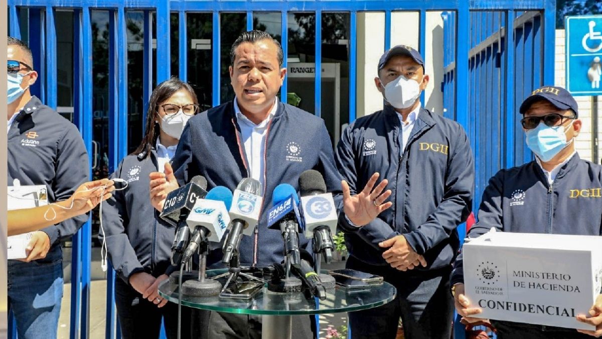 FGR recibe avisos sobre presunta evasión fiscal que supera los $5 millones
