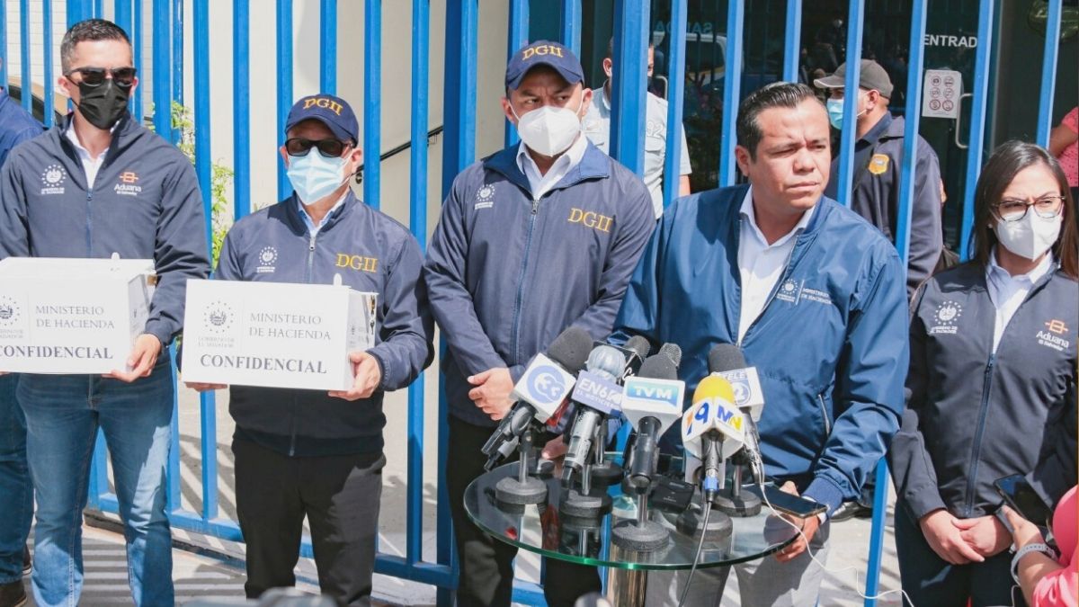 Autoridades presentaron ante FGR 4 nuevos avisos sobre presunta evasión fiscal