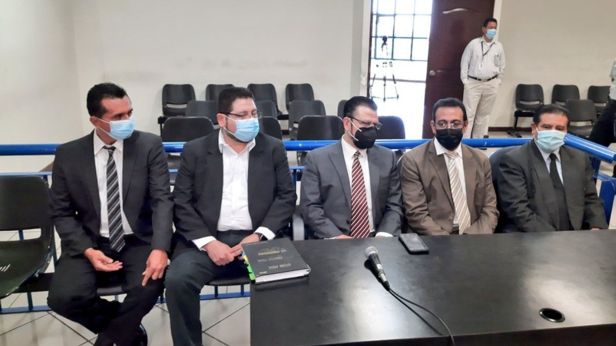 Ex directores de Centros Penales del gobierno del FMLN condenados a 2 años de prisión