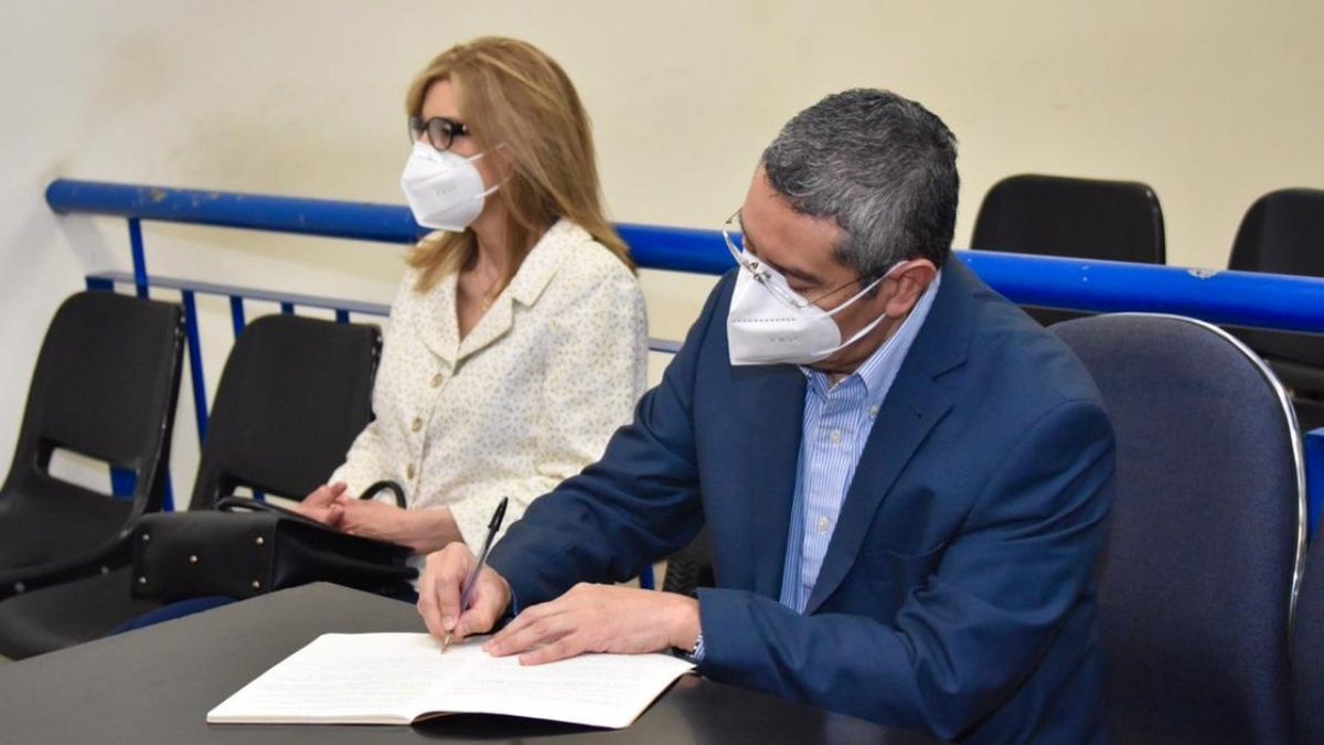 Suspenden vista pública contra exministro René Figueroa y su esposa, acusados de lavado de dinero