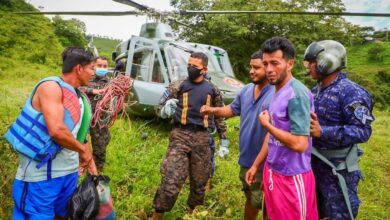 4 personas que se encontraban atrapadas en medio del río Lempa fueron rescatadas en helicóptero