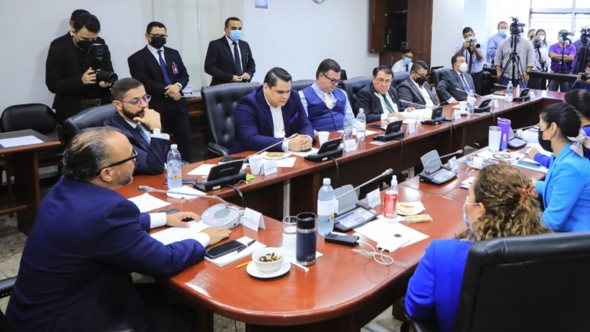 comision politica