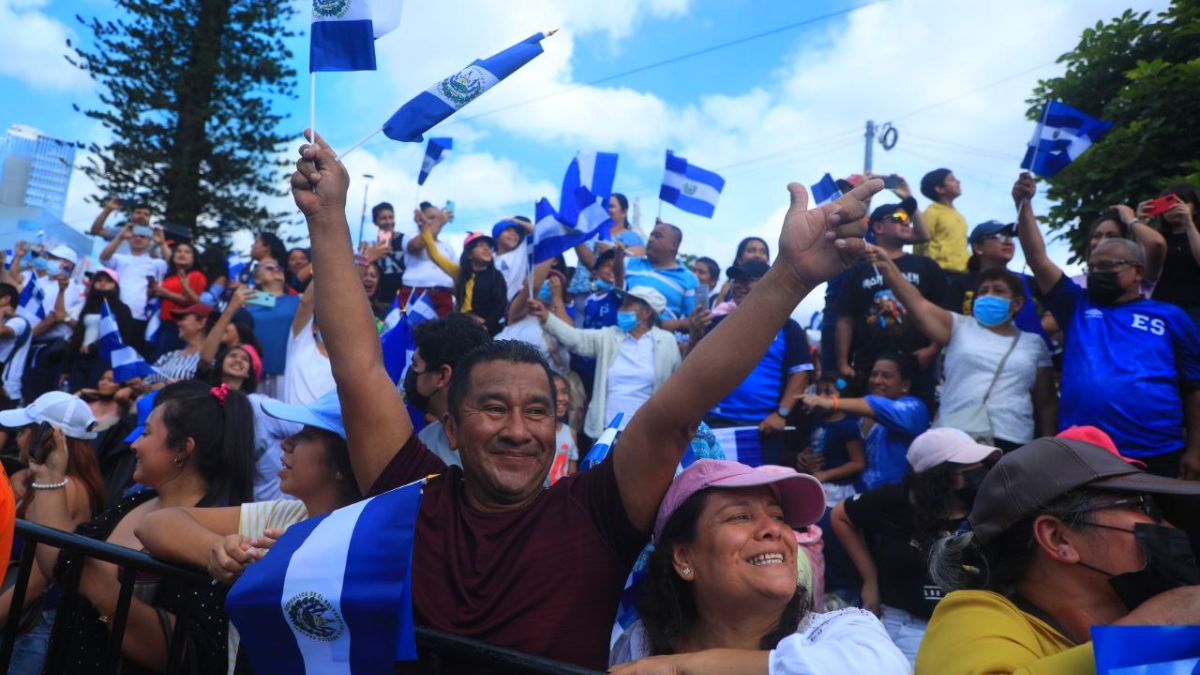 Así viven los salvadoreños la celebración de un nuevo El Salvador este