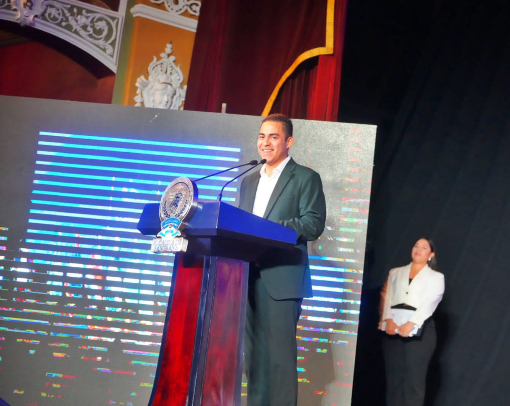 Alcalde de Santa Tecla, Henry Flores