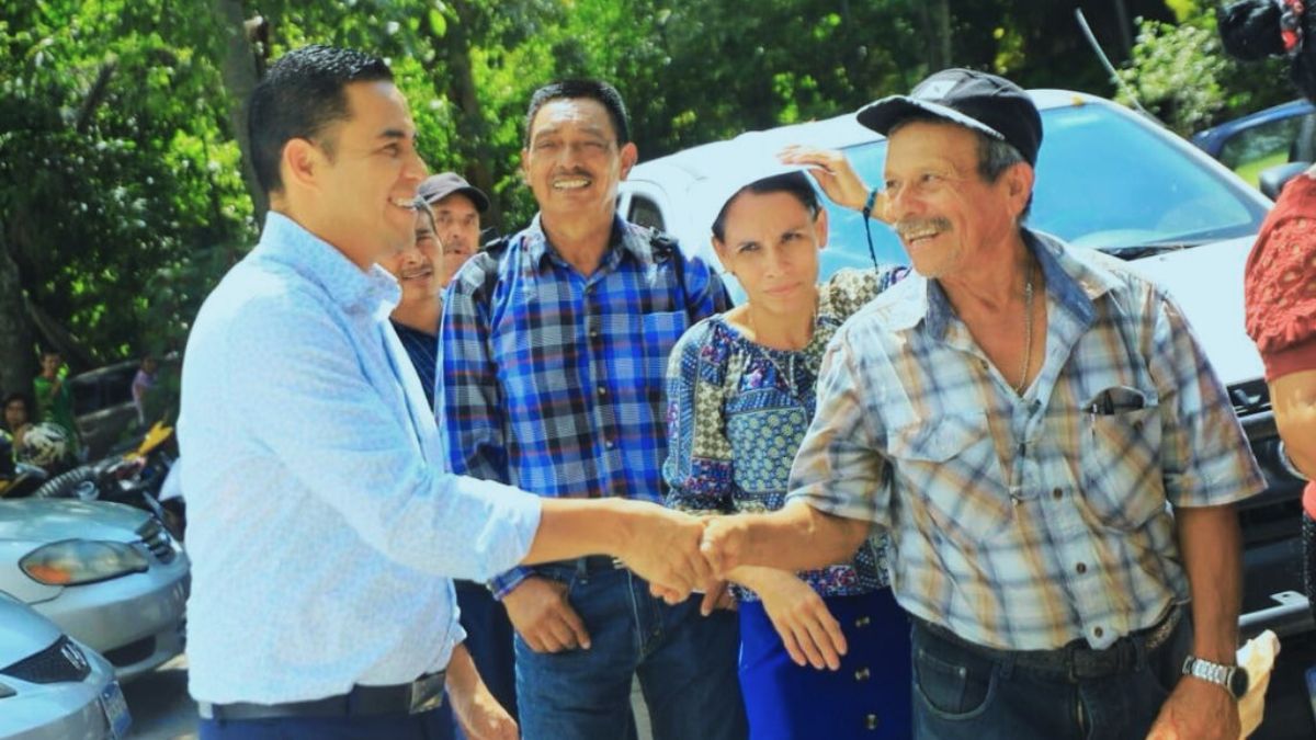 Alcalde Henry Flores Impulsa El Desarrollo Agr Cola En La Libertad Sur